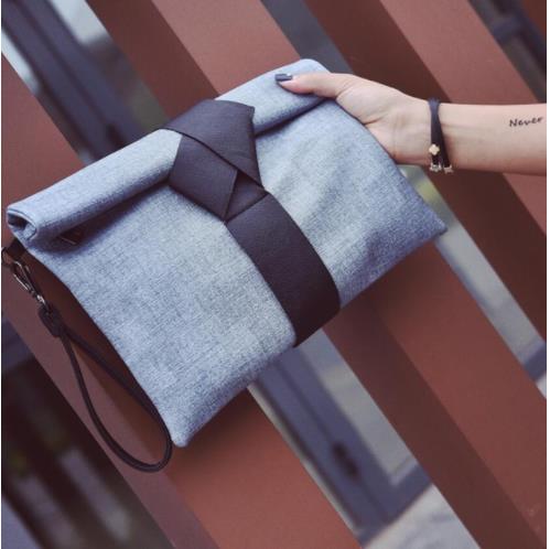 Logan Women's Clutch